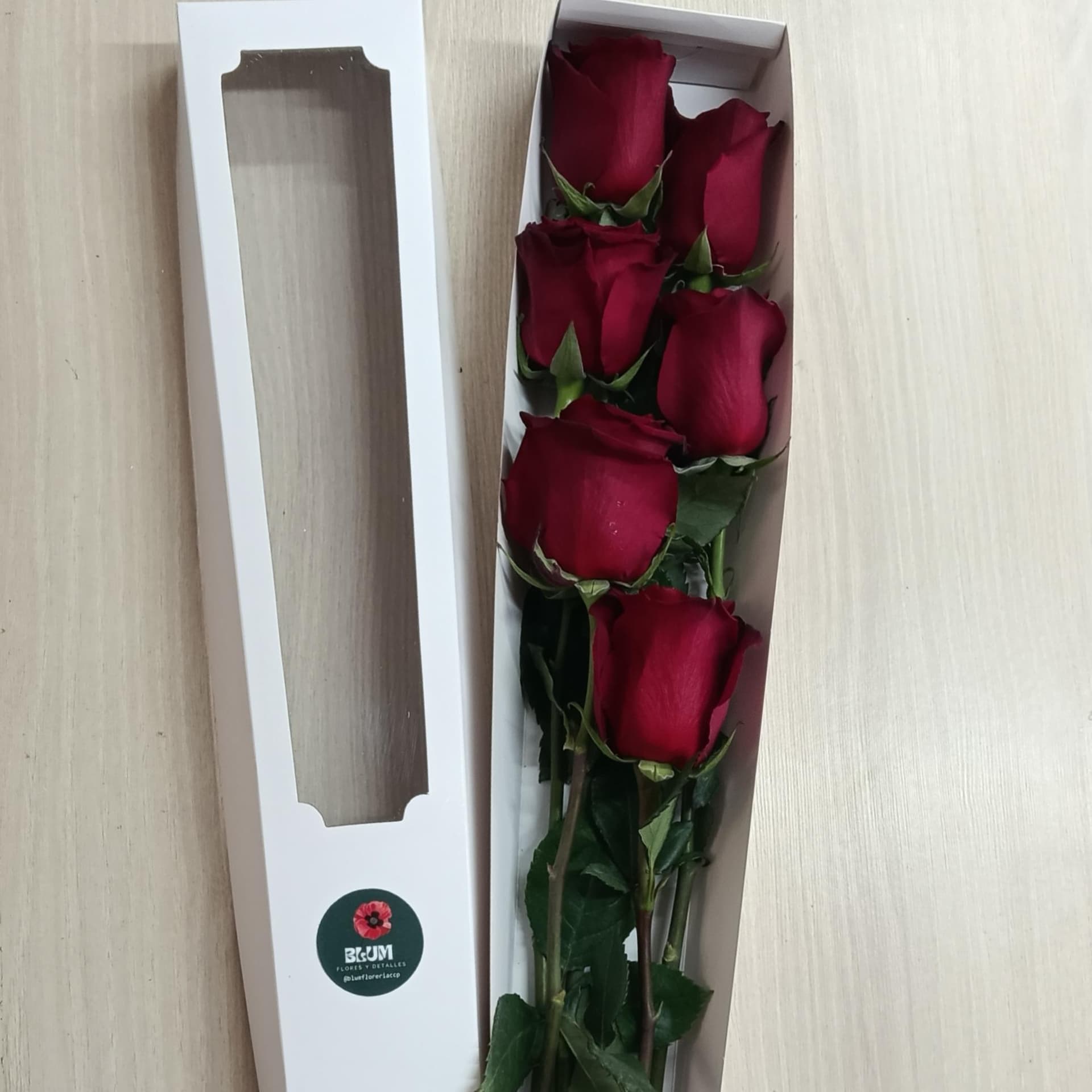 Caja 6 rosas miniatura 1