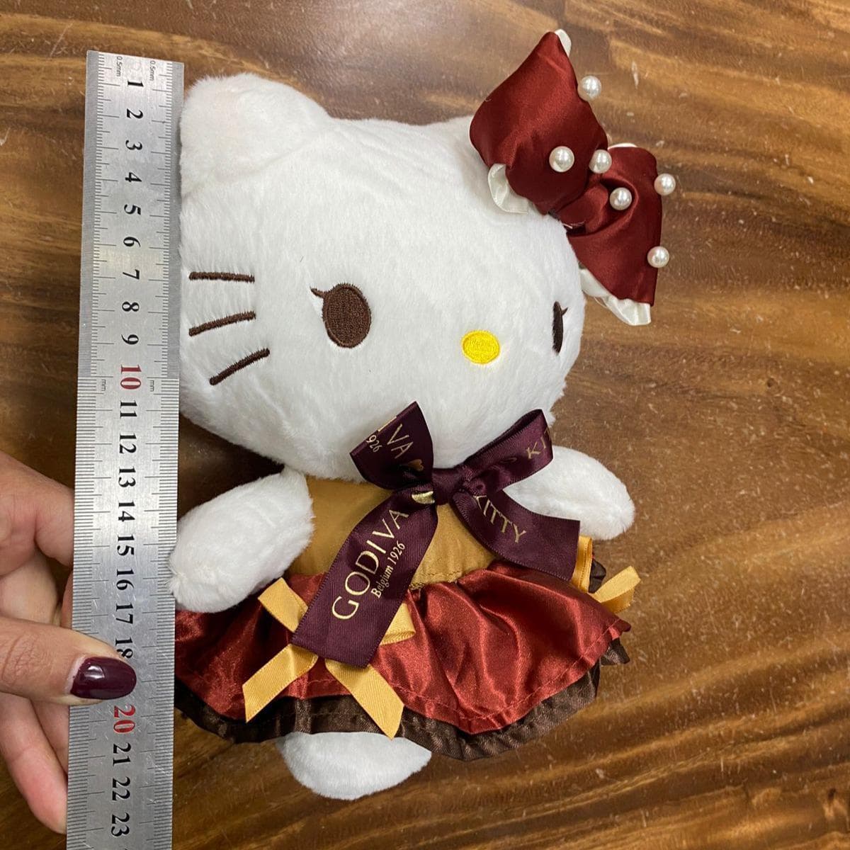 Hello Kitty 20 cm. miniatura 2