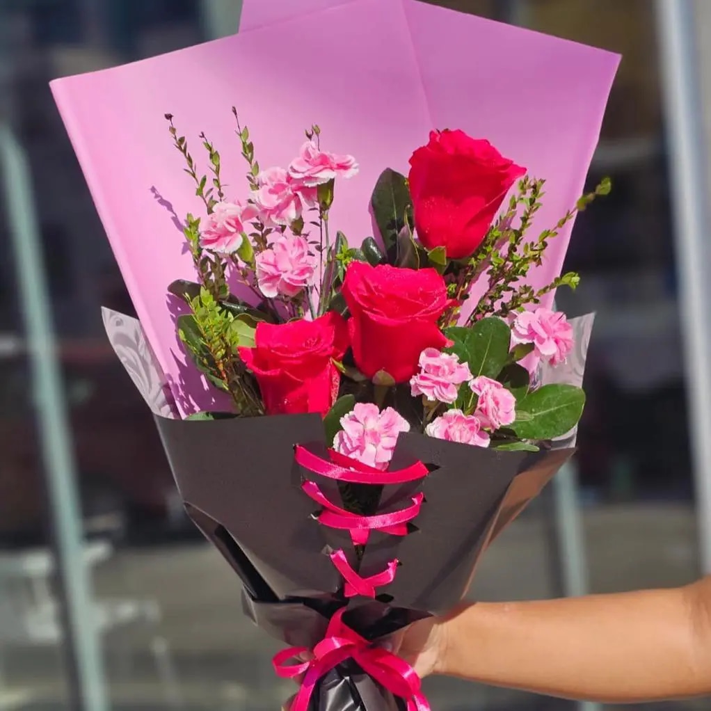 Rosa Dark