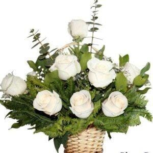 Canasta de 10 Rosas Blancas - Imagen 1
