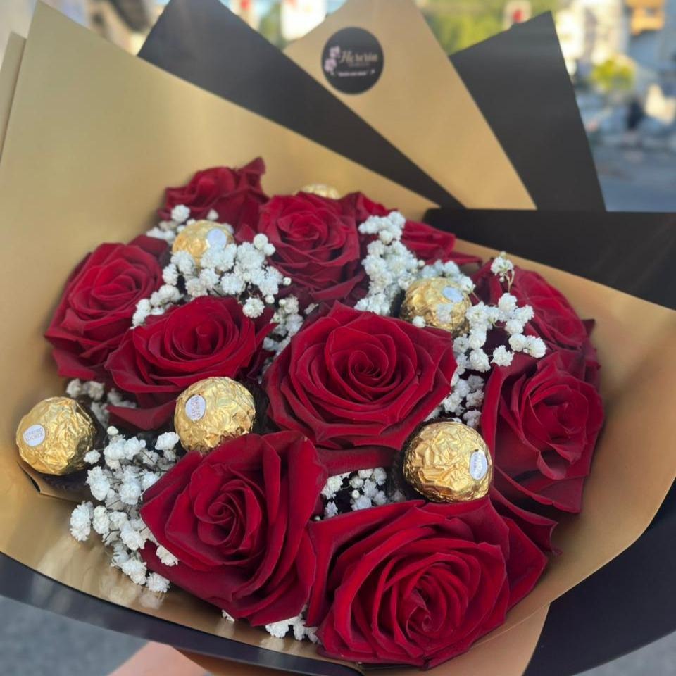 Rosas más chocolates Ferrero - Imagen 1