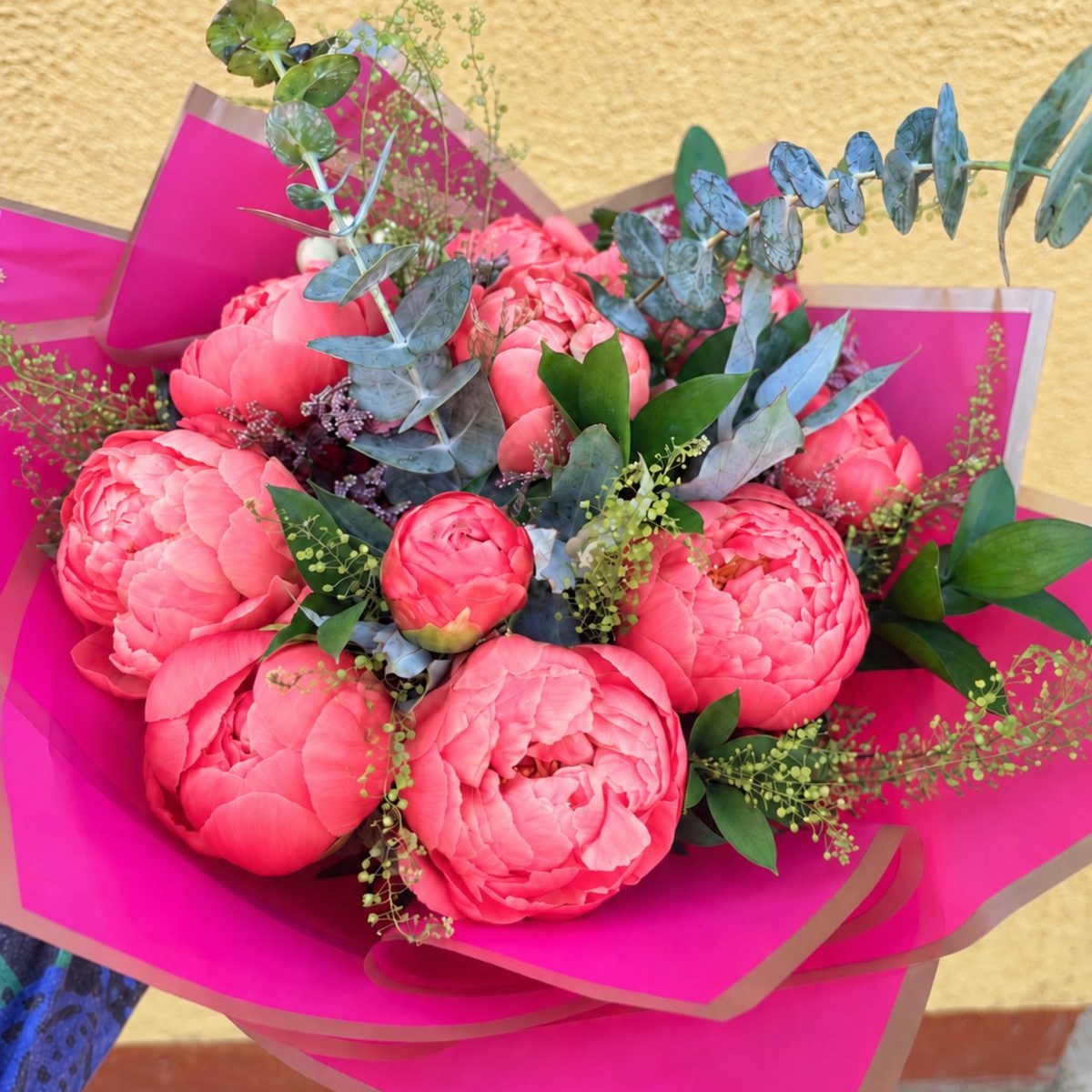 Ramo 10 Peonias Coral Charm - Imagen 1