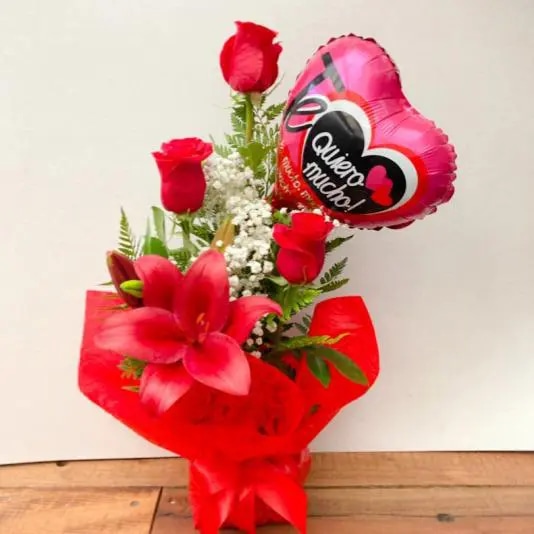 ARREGLO DE ROSAS Y LILIUM