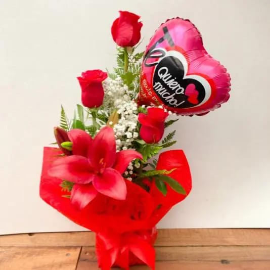 ARREGLO DE ROSAS Y LILIUM