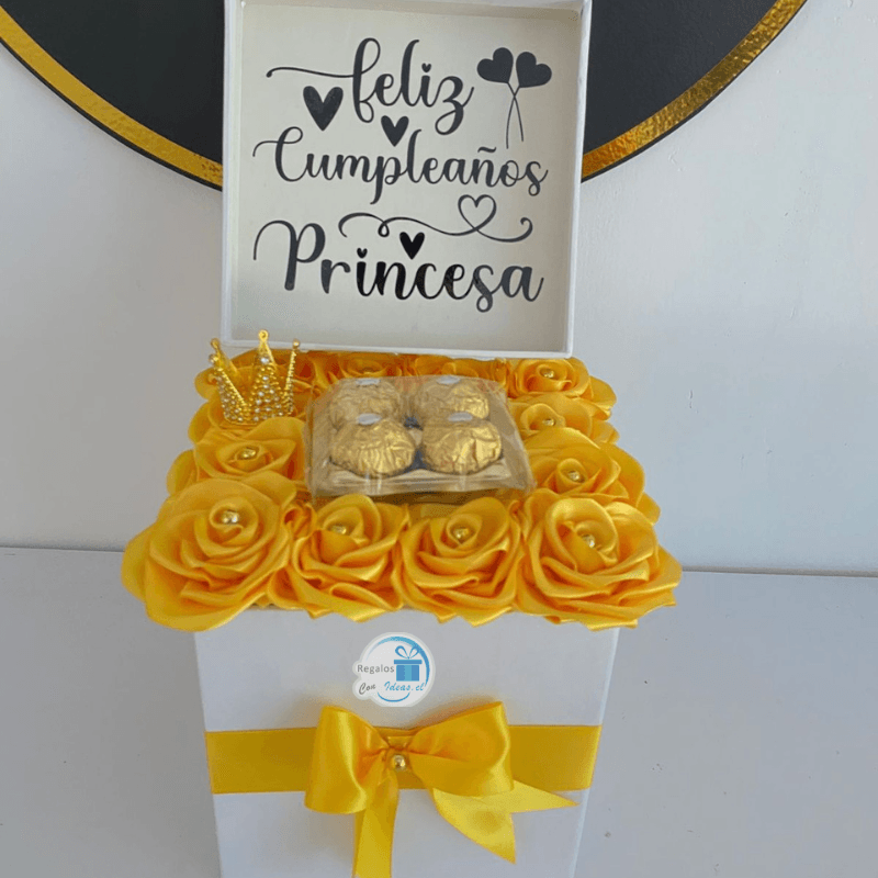 CAJA DE ROSAS AMARILLAS ETERNAS MAS BOMBONES FERRERO - Imagen 1