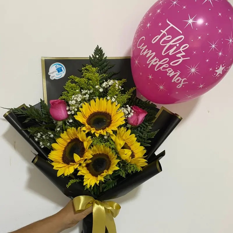 RAMO DE GIRASOLES Y ROSAS