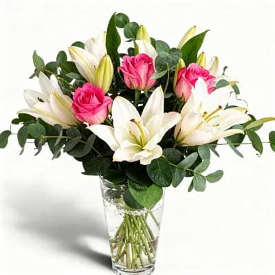 Florero de vidrio de 5 rosas rosadas 5 lilium blancos