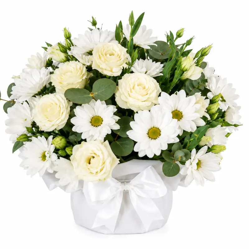Arreglo de 8 rosas y follaje