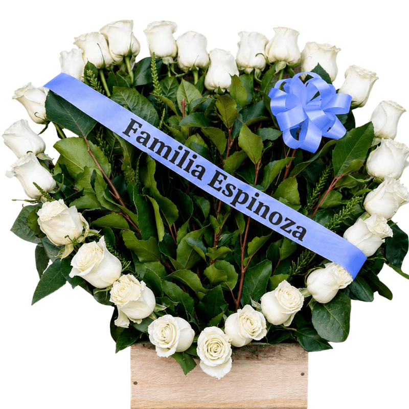 Arreglo en forma de corazion 25 rosas y cinta - Imagen 1