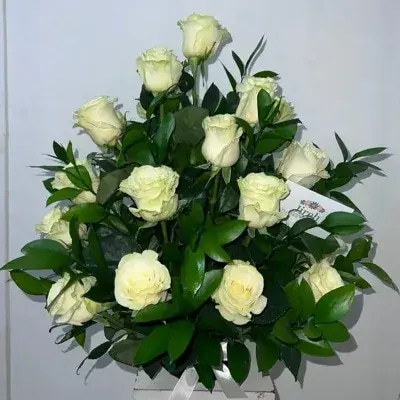 Arreglo Fúnebre de Rosas Blancas
