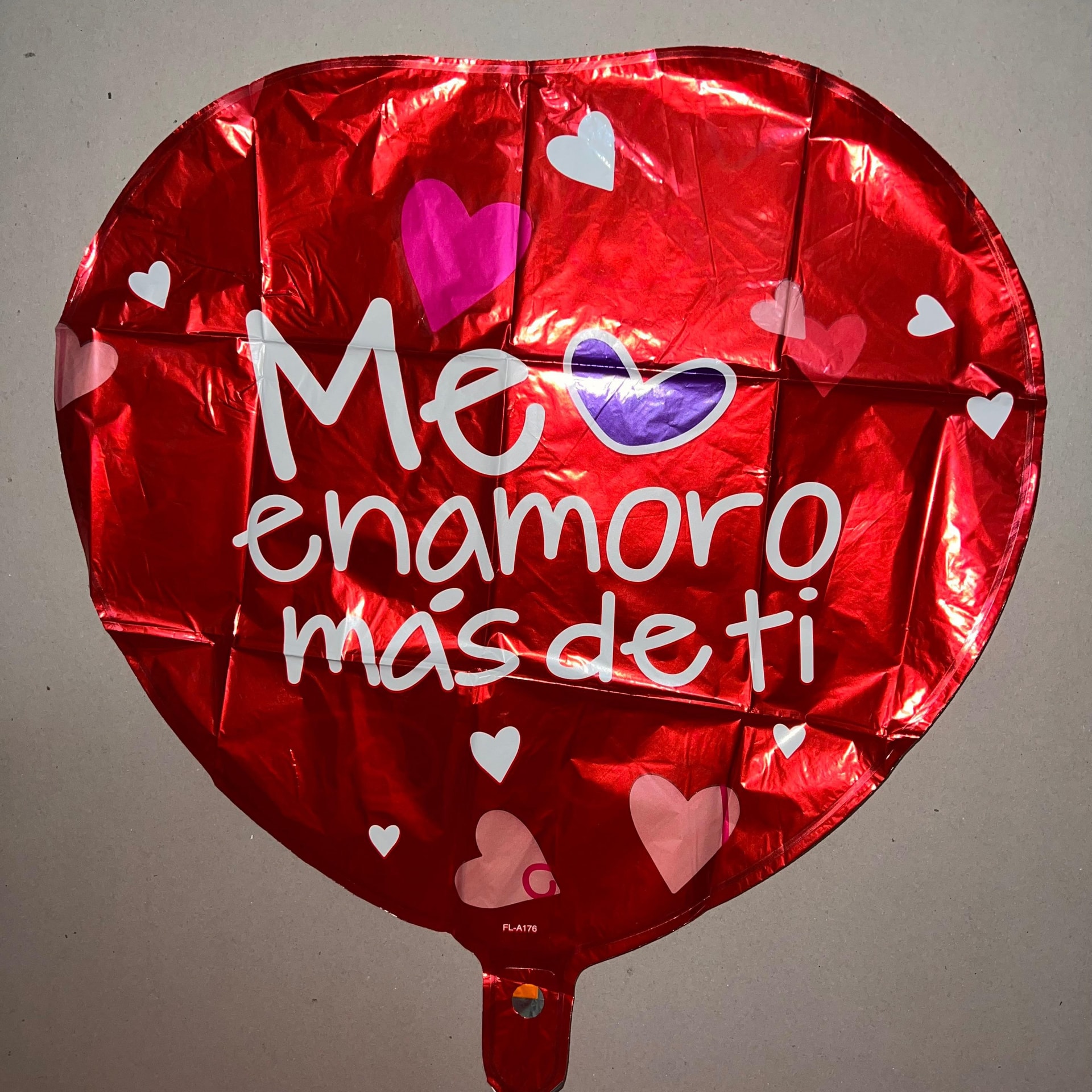 Globo “Me enamoro más de ti” - Imagen 1