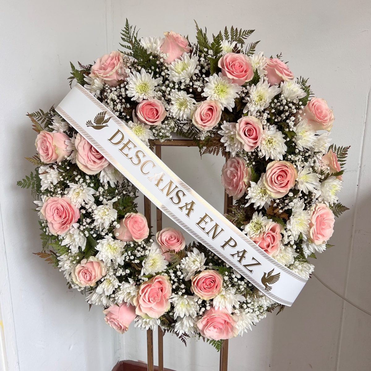 Corona Fúnebre 25 Rosas - Imagen 1