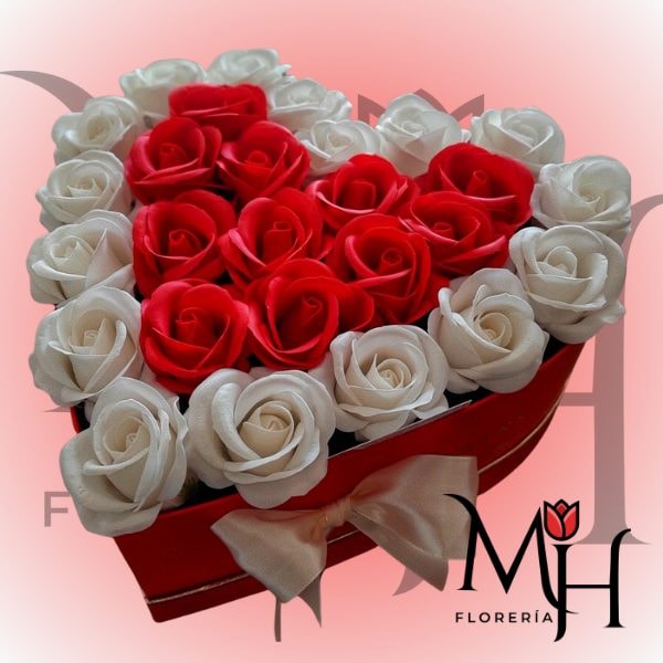 Caja corazon 30 rosas jabon - Imagen 1