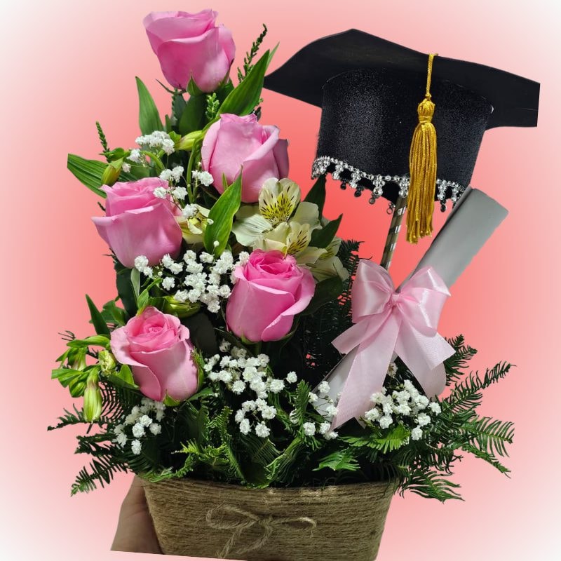 Arreglo 5 rosas de graduación birrete y diploma - Imagen 1