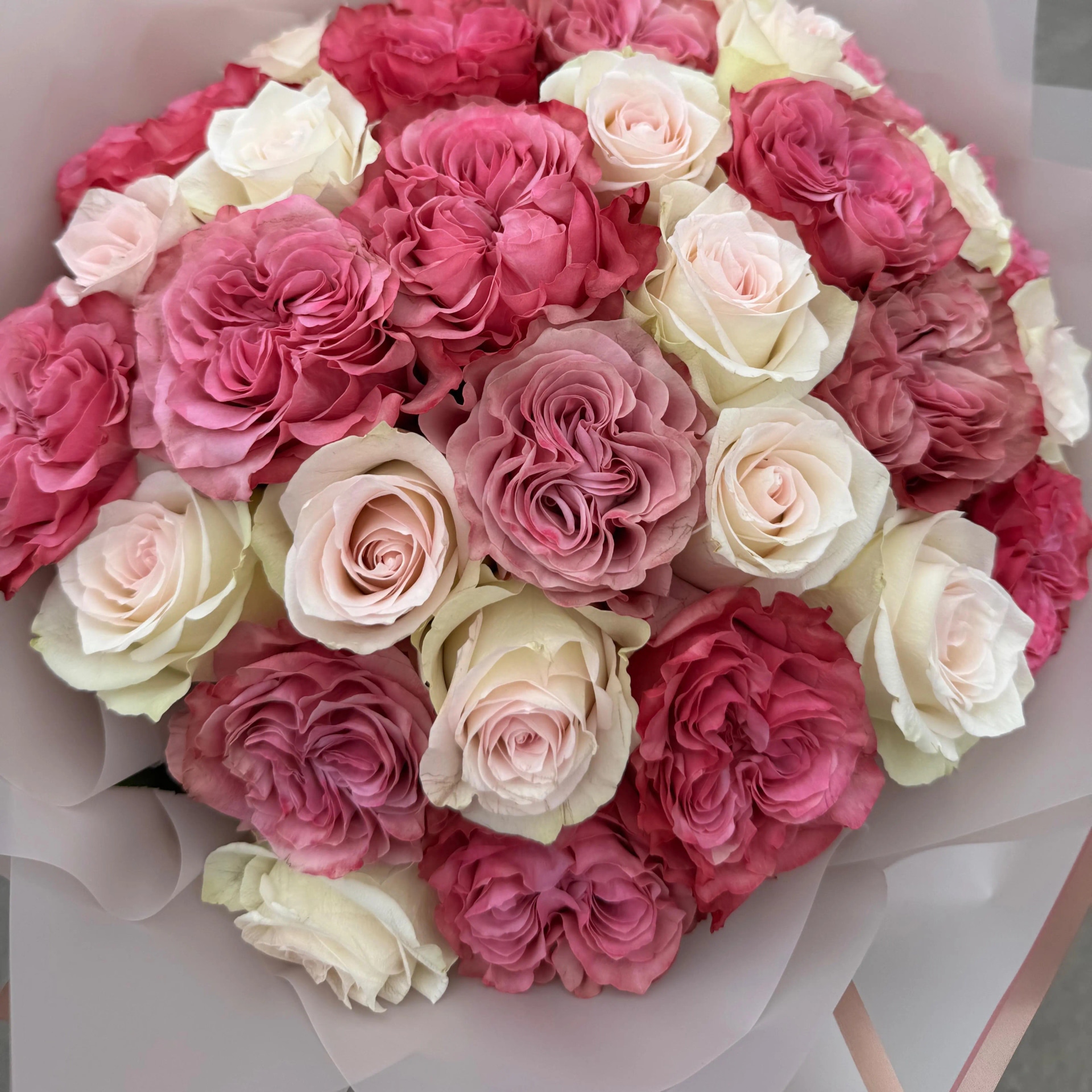 Ramo de 50 rosas mix