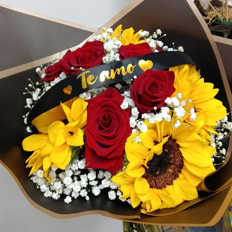 Amor que florece- Girasoles y Rosas - Imagen 1