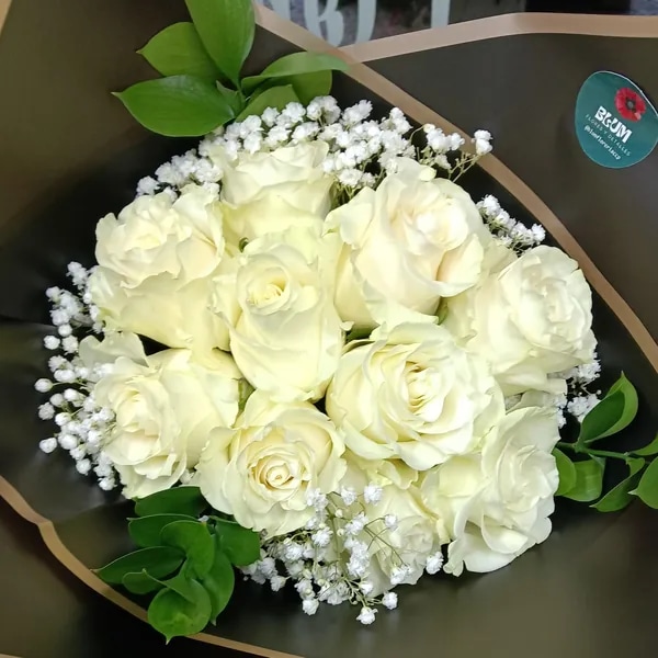 Ramo de 10 rosas blancas