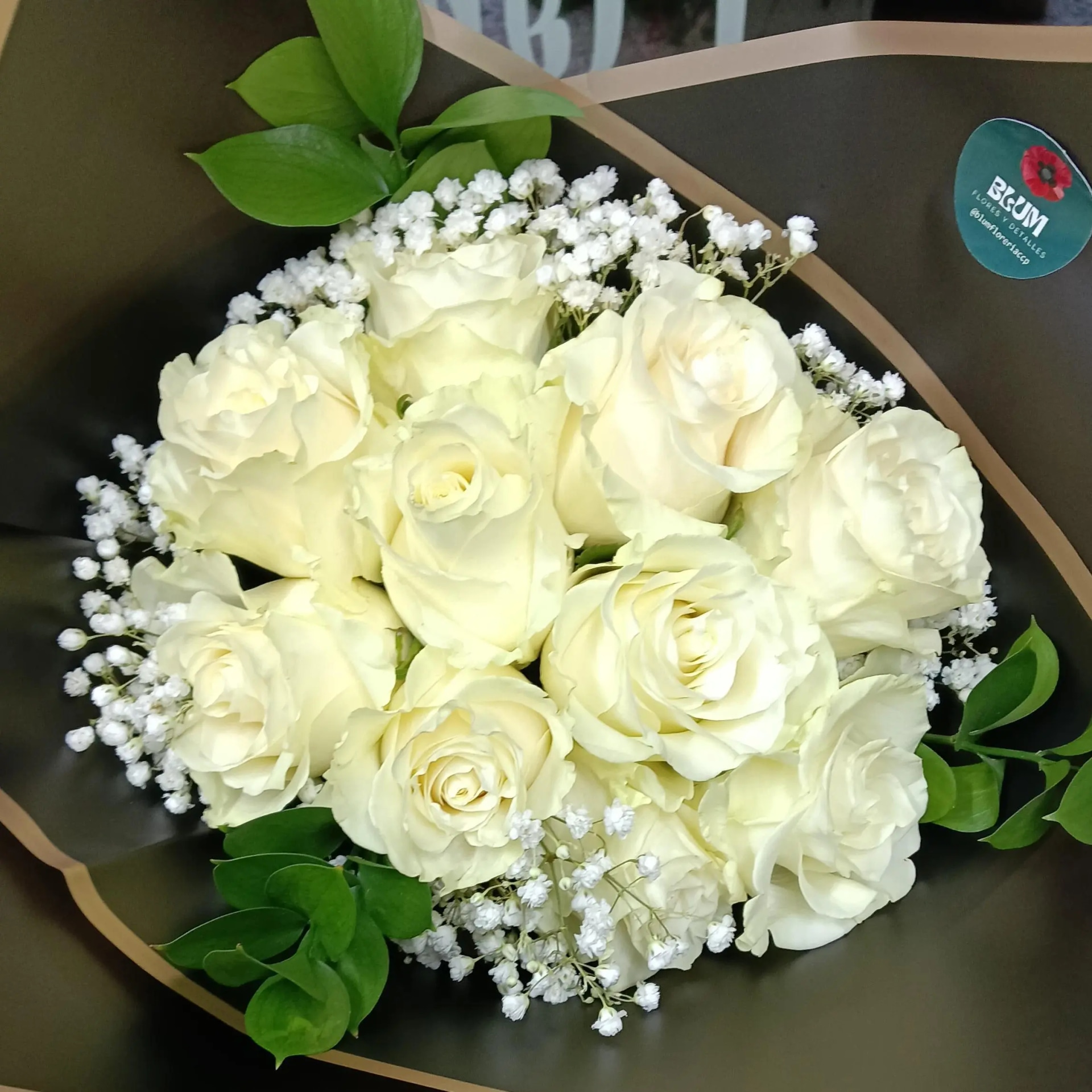 Ramo de 10 rosas blancas