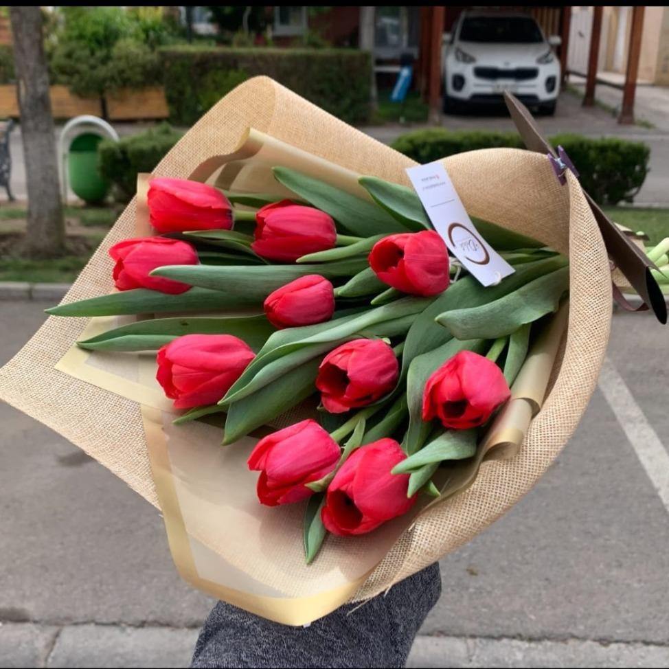 Ramo 10 tulipanes fucsia - Imagen 1
