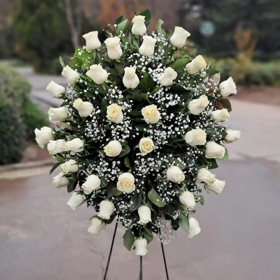 Atril 40 Rosas blancas