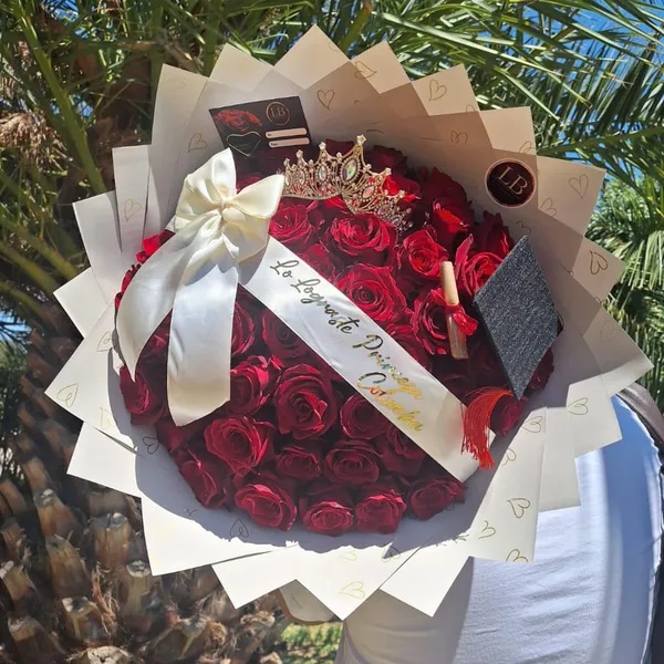 Ramo graduado / ramo 75 rosas naturales