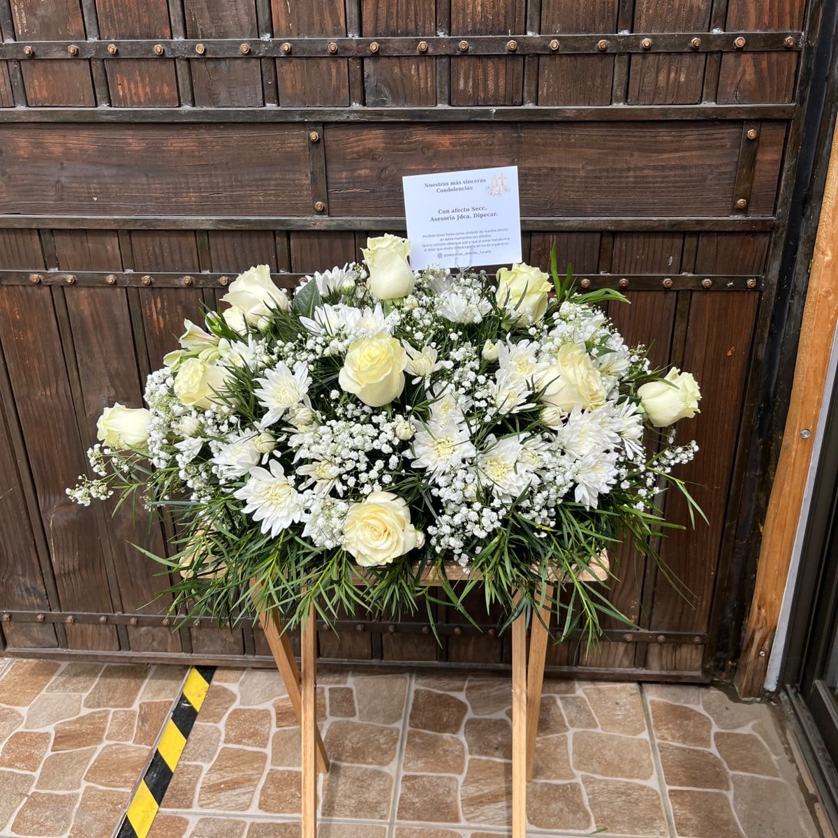 Cojin Funebre Surtido Para Condolencias. - Imagen 1