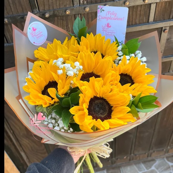 Brillo de Sol 🌻 - Ramo de Girasoles