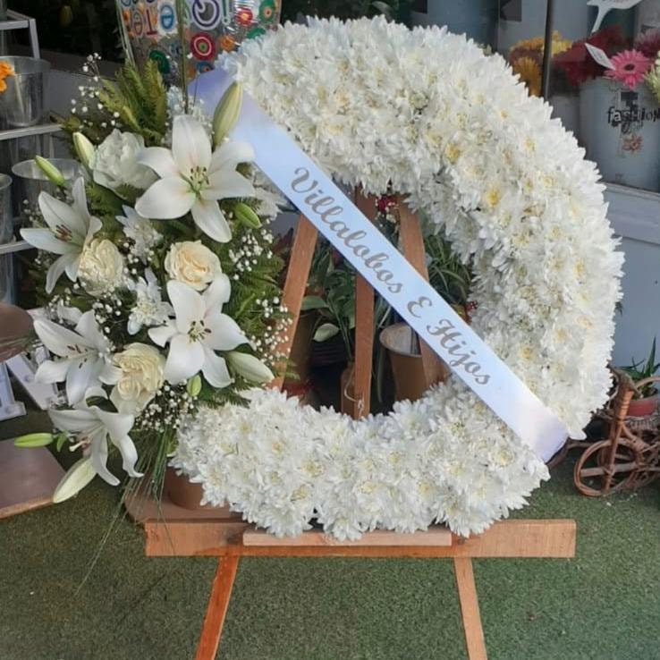 CORONA FUNEBRE PERSONALIZA CON CINTA - Imagen 1
