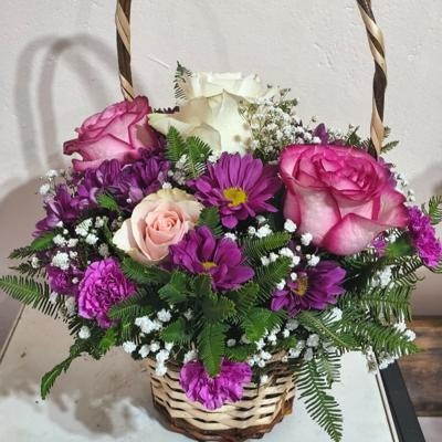 Esperanza - Canasto con rosas y maules