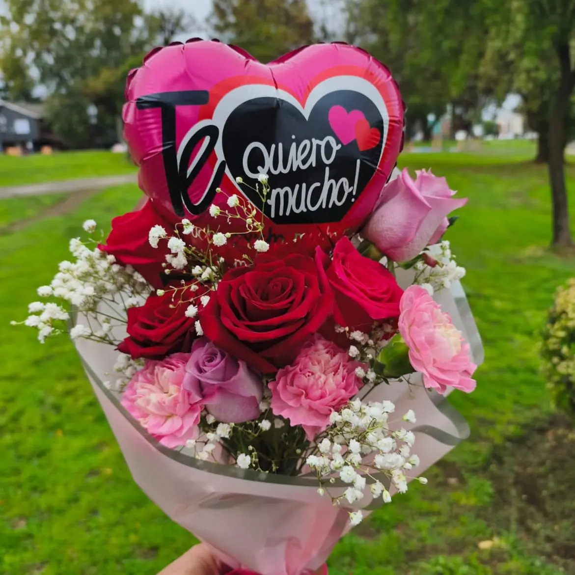 Ramo Jardin de Rosas y Globo