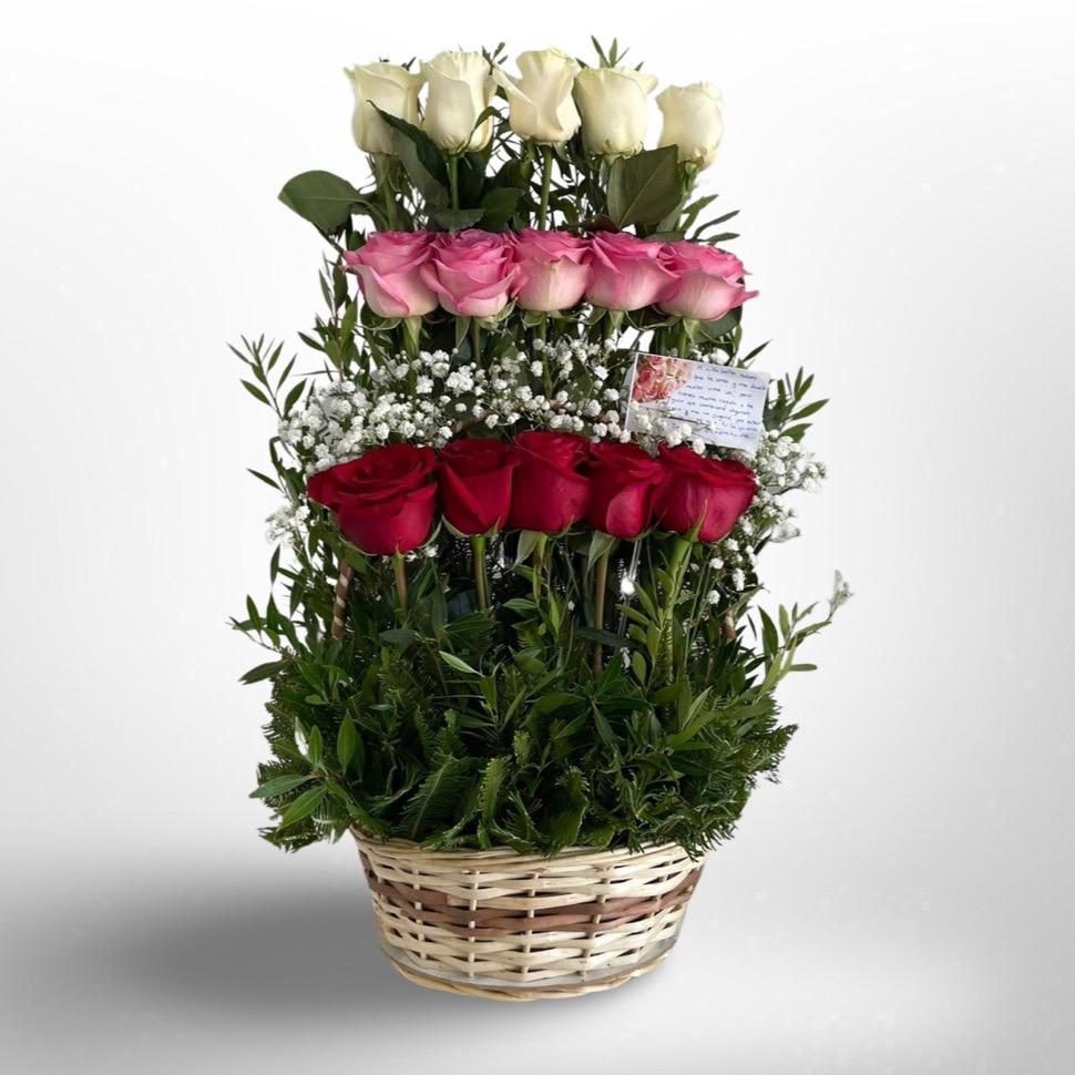 Trilogía De Amor — Arreglo en escala con Rosas en 3 tonos - Imagen 1