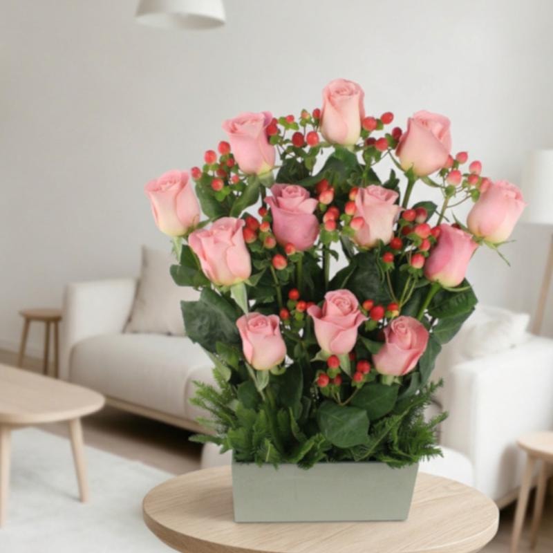 Jardín Rosas rosado - Arreglo 12 rosas rosadas e hypericum - Imagen 5