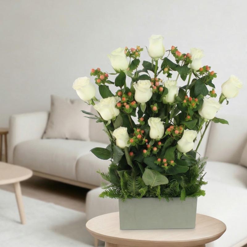 Jardín Rosas Blanco - Arreglo 12 rosas blanco e hypericum - Imagen 5
