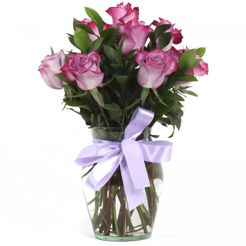 Amparo en Ánfora - Florero 12 rosas ecuatorianas lila