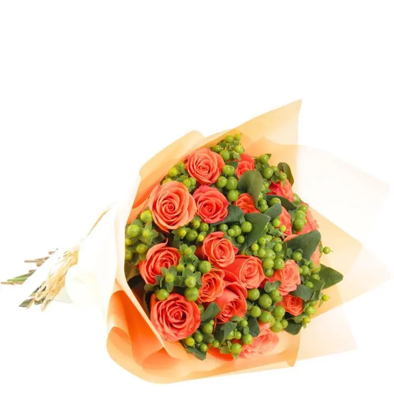 Antonia en Ramo - 18 rosas ecuatorianas naranjo e hypericum
