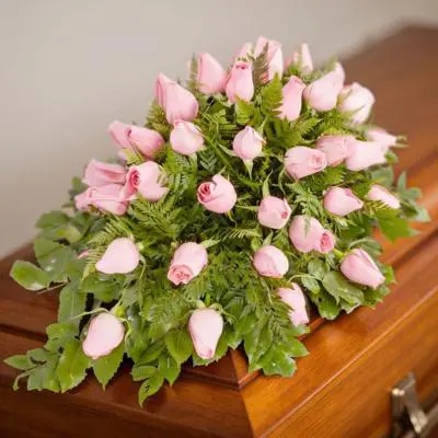 Consuelo Rosado - cubre urna 40 rosas ecuatorianas rosado