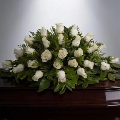 Consuelo rosas blancas - Cubre Urna de defunción con 40 rosas blancas