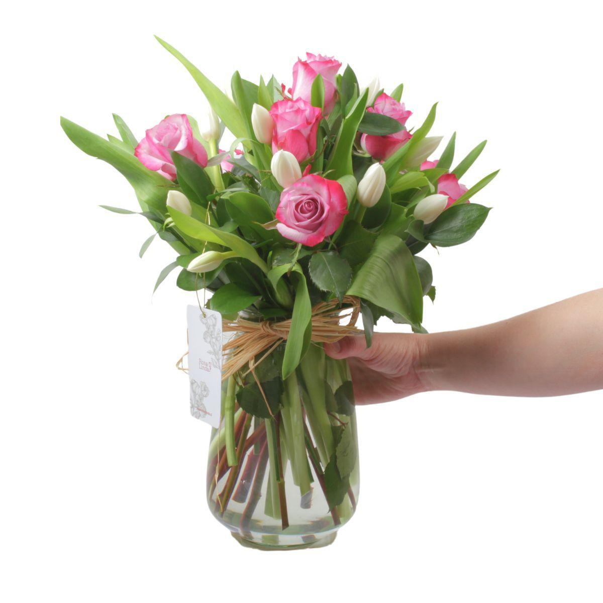 Elena Lila Blanco - Florero con rosas lila y tulipanes blanco - Imagen 3