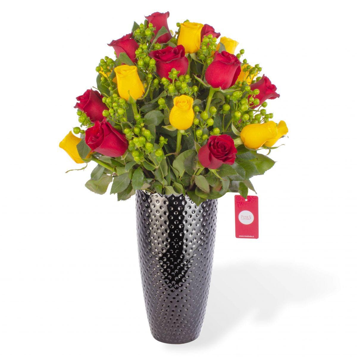 Love Mix Rojo/Amarillo - Arreglo floral con 24 rosas rojas y amarillas, e hypericum verde - Imagen 1