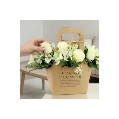 Amor Blanco Flower Bag - Arreglo rosas y astromelias blanco