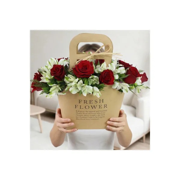 Amor Rojo Flower Bag - Arreglo con rosas rojas y astromelias