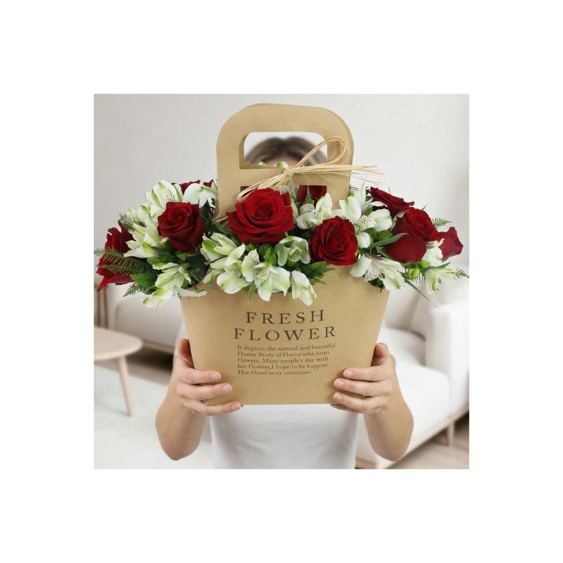 Amor Rojo Flower Bag - Arreglo con rosas rojas y astromelias - Imagen 1