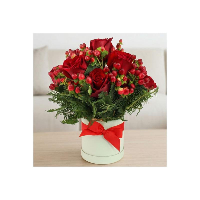 Antonia Rojo en Sombrero - Arreglo 9 rosas e hypericum rojo - Imagen 1