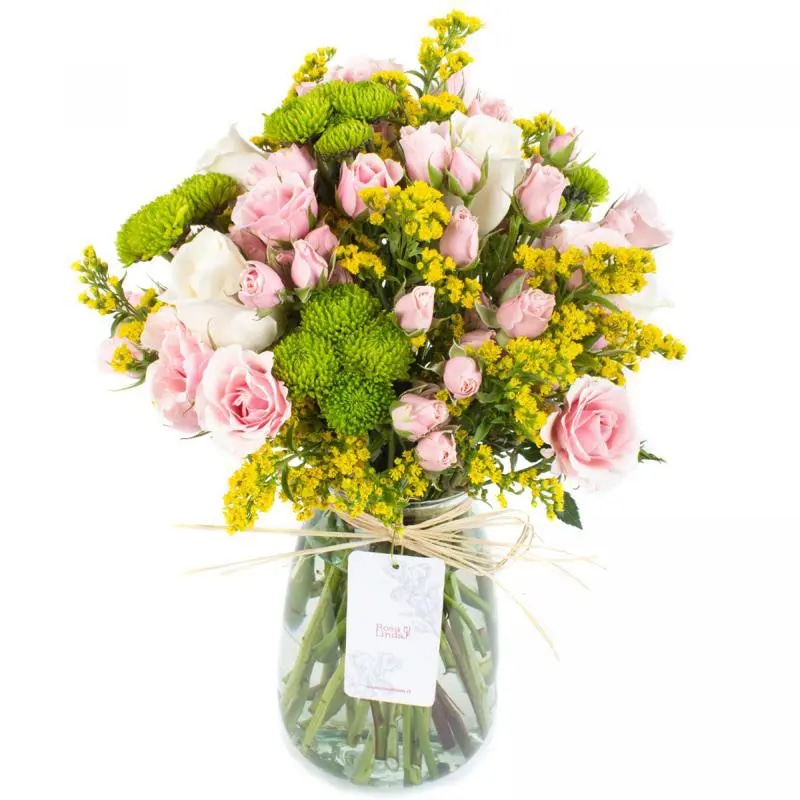 Detalles Silvestres en florero - rosas, mini rosas, maule