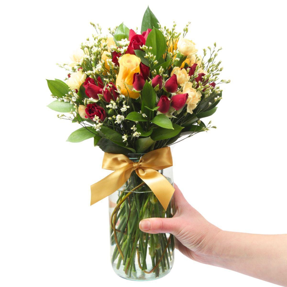 Noelia Amarillo - Florero con rosas, mini rosas, mini claveles y limonium - Imagen 2
