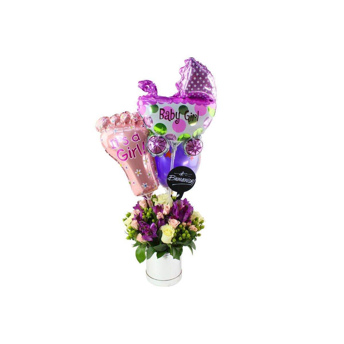 Bienvenida bebé - Arreglo floral con globos, rosas blanci, minirosas rosado, astromelias morado e hypericum - Imagen 4