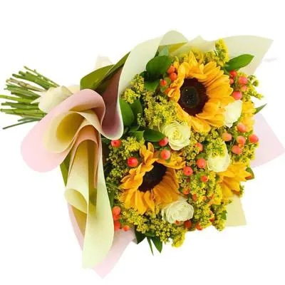 Amanecer en Ramo Blanco - Ramo con girasoles, rosas Blanco e hypericum
