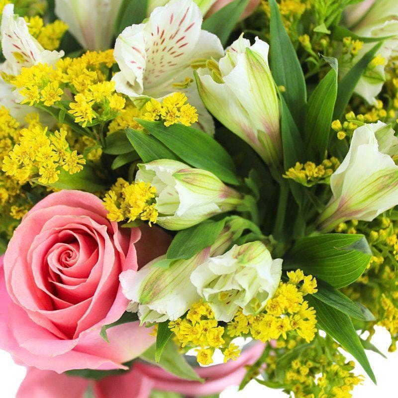Ágata Rosado y Blanco en florero - rosas y astromelias - Imagen 3