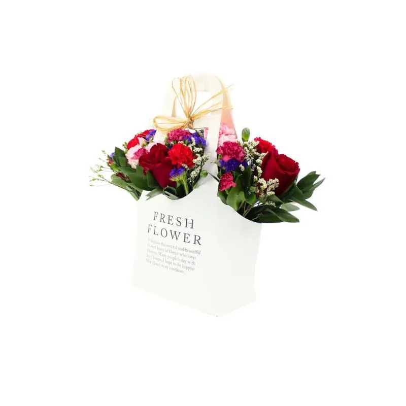 Colores de Frida Rojo Flower Bag - Arreglo floral con rosas, claveles, estate y limonium