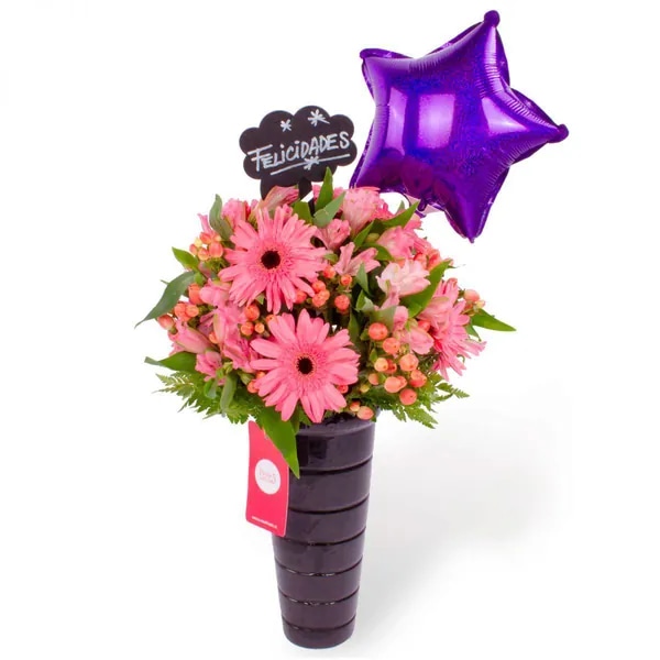 Felicidades Rosado - Arreglo floral con globo, gerberas, astromelias e hypericum rosado